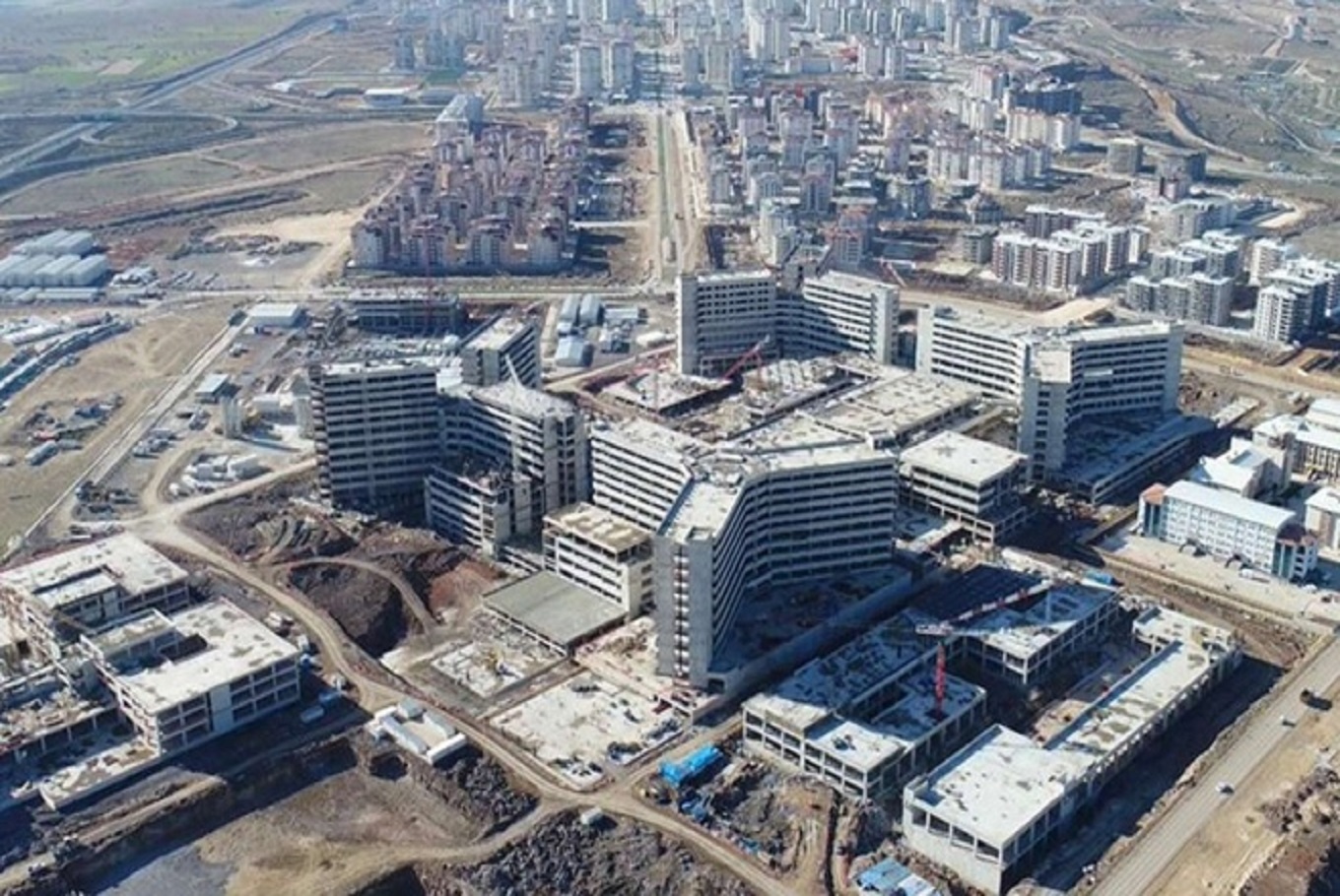 Gaziantep halkı Şehir Hastanesi’nin bir an önce bitirilmesini istiyor